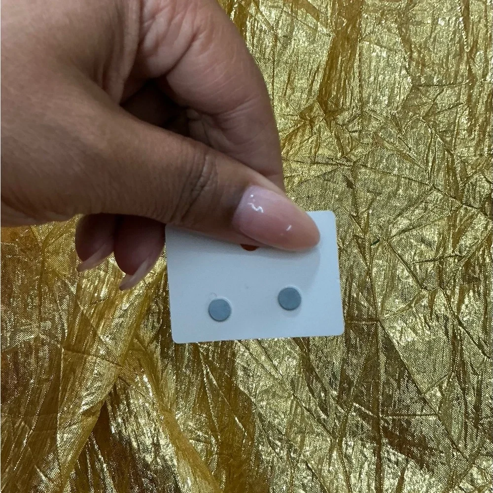 Magnetic Crystal Stud Earrings - Picture 3 of 3